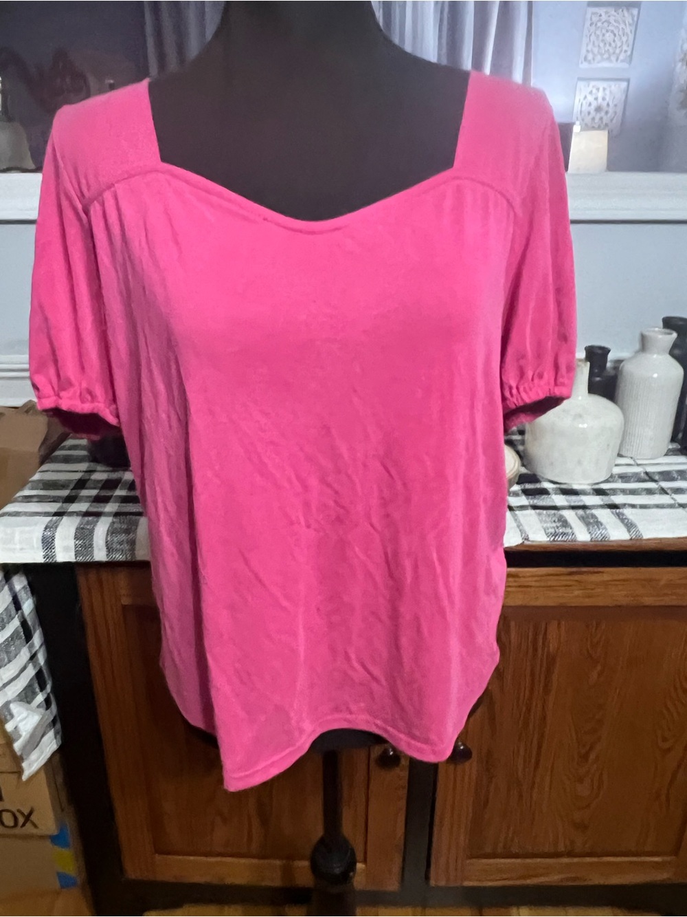 Green Envelope Hot Pink Square Neck Short Sleeve Top